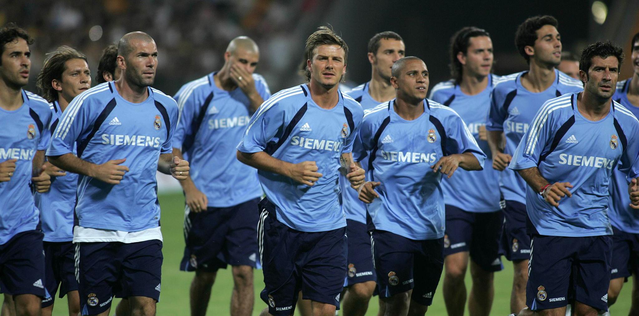 智能眼镜海报设计_监控行业海报设计案例