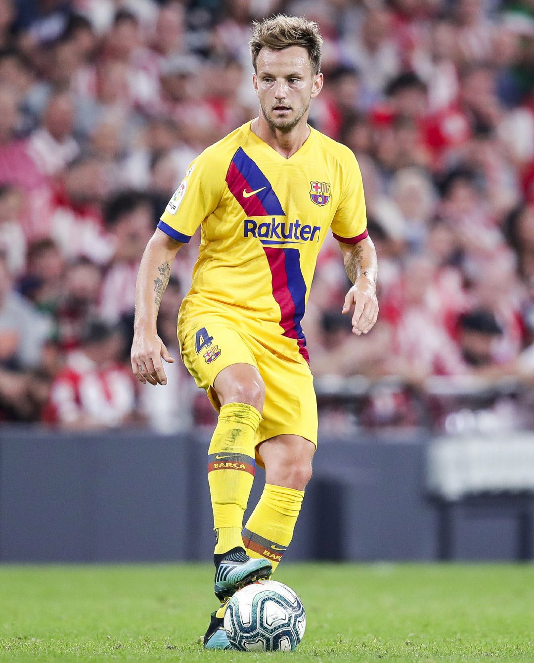 牛奶产品海报设计_奶粉、奶制品海报设计制作