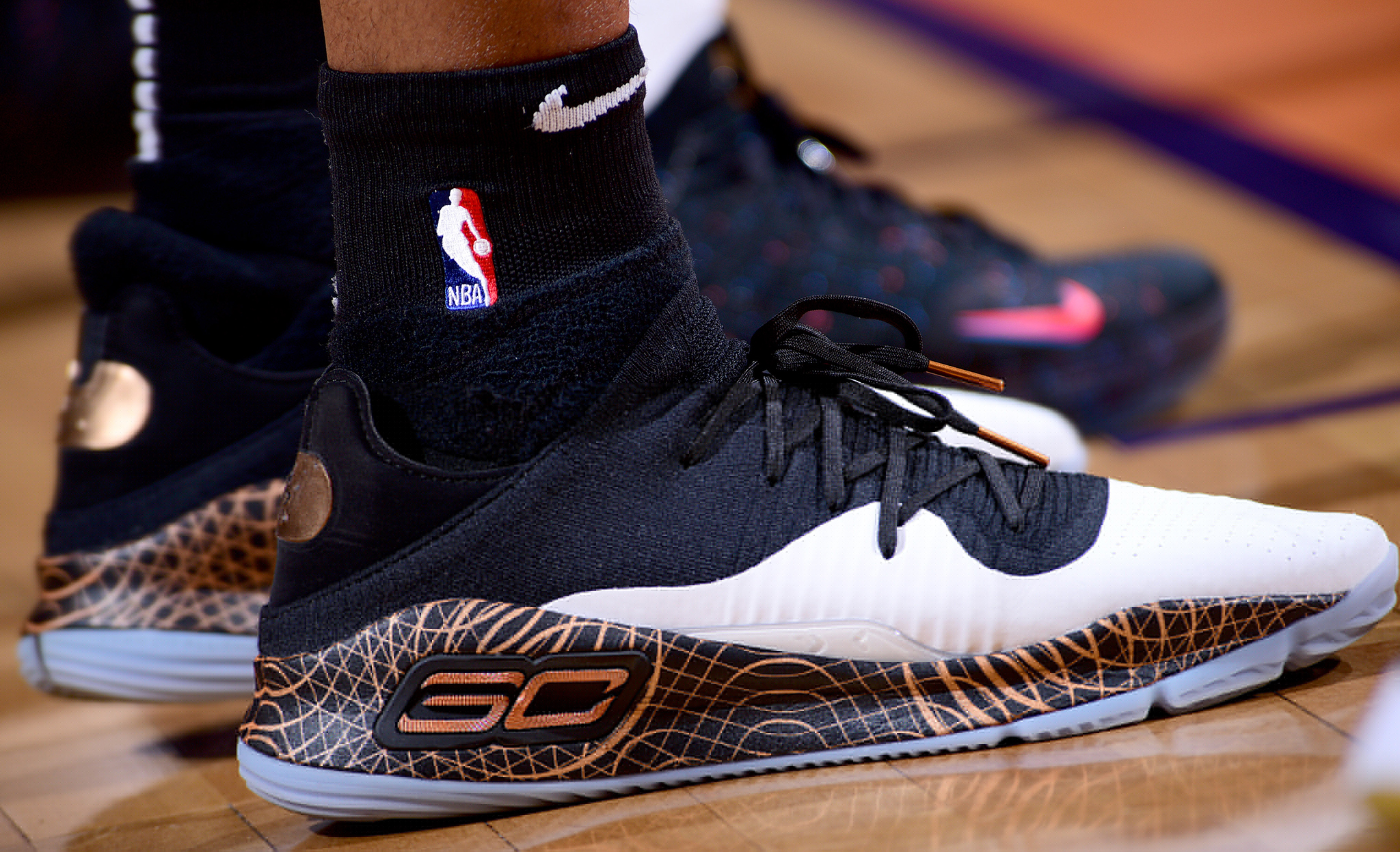 纳珍利精密机械logo设计案例